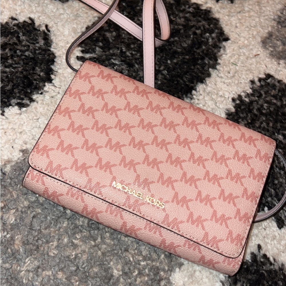 GENTLY USED * MICHAEL KORS (AUTHENTIC) PINK CROSS BODY BAG
